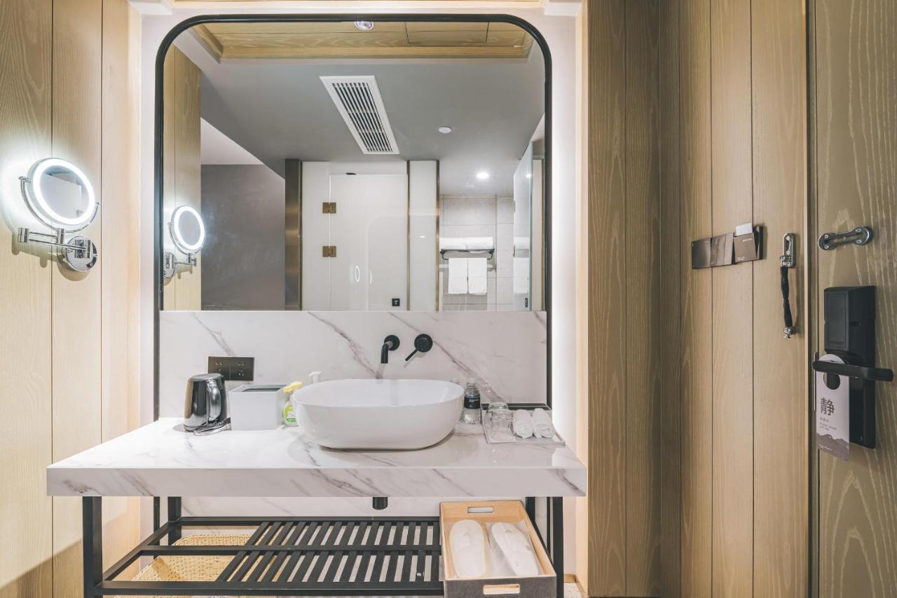 Atour X Hotel The Bund East Nanjing Road Shanghai Bagian luar foto