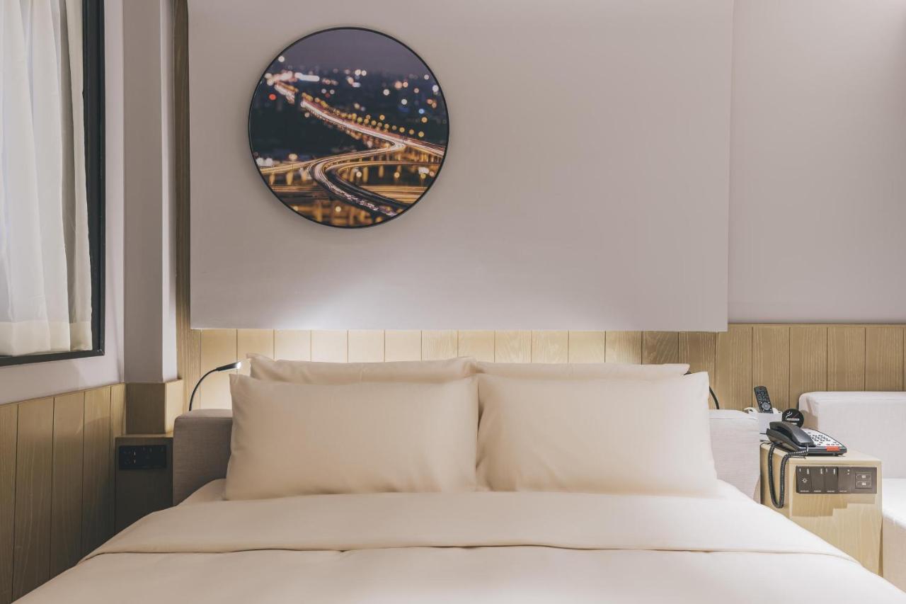 Atour X Hotel The Bund East Nanjing Road Shanghai Bagian luar foto
