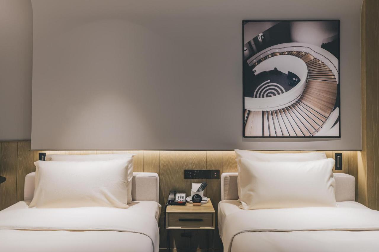 Atour X Hotel The Bund East Nanjing Road Shanghai Bagian luar foto